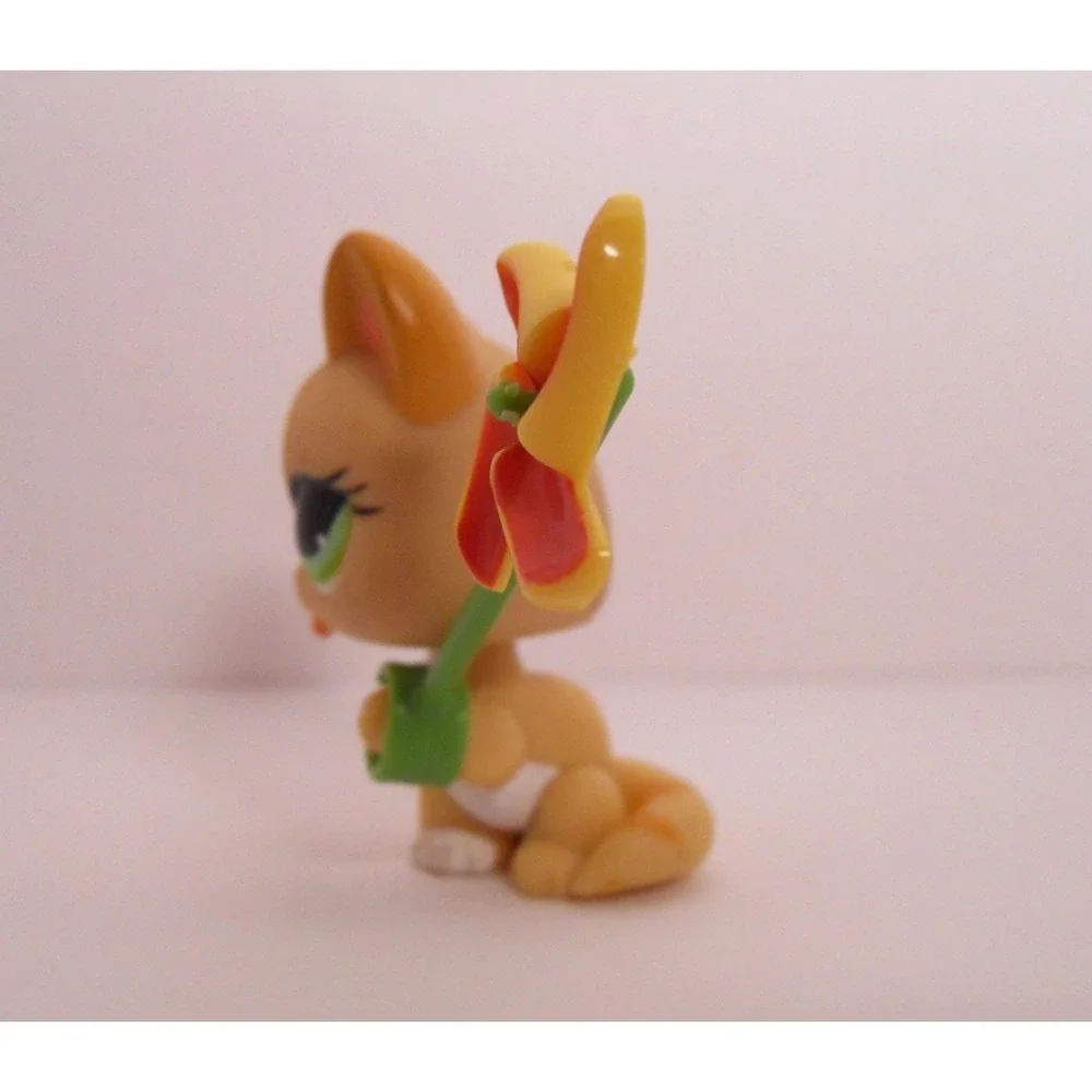 LITTLEST PET SHOP #842 TAN LICKING‎ RAISED PAW KITTY CAT GREEN EYES